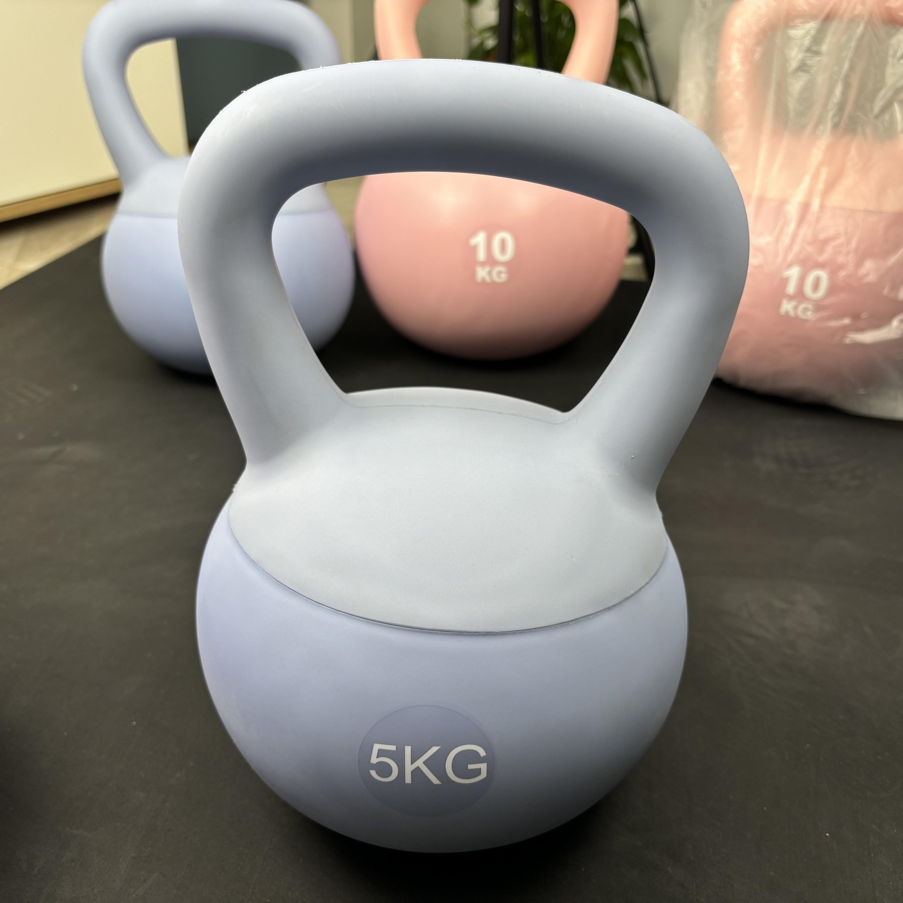 PVC Kettle Ball Weight Fitness Gym 5kg Kettle Bell Set for Training at Home